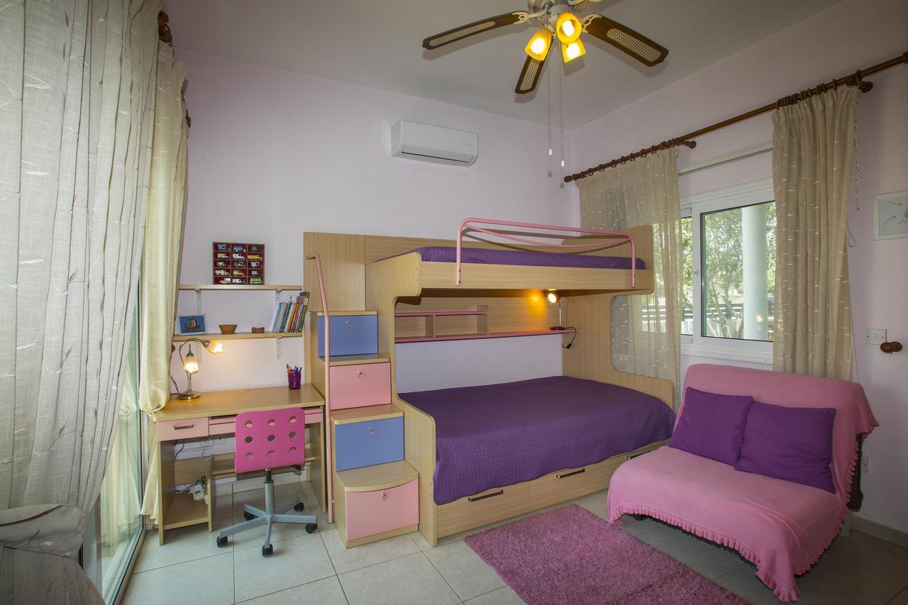 Villa Elias Ayía Nápa Extérieur photo